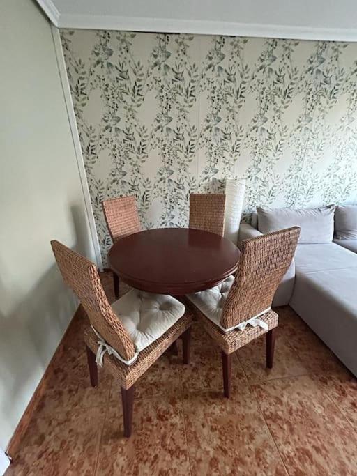 Playa De Berria -Apartamento Con Piscina Y Vistas Al Mar Сантонья Екстер'єр фото
