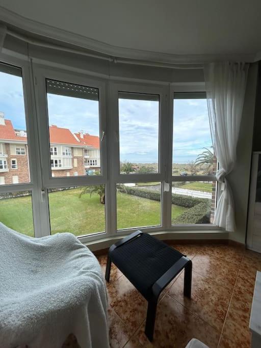 Playa De Berria -Apartamento Con Piscina Y Vistas Al Mar Сантонья Екстер'єр фото